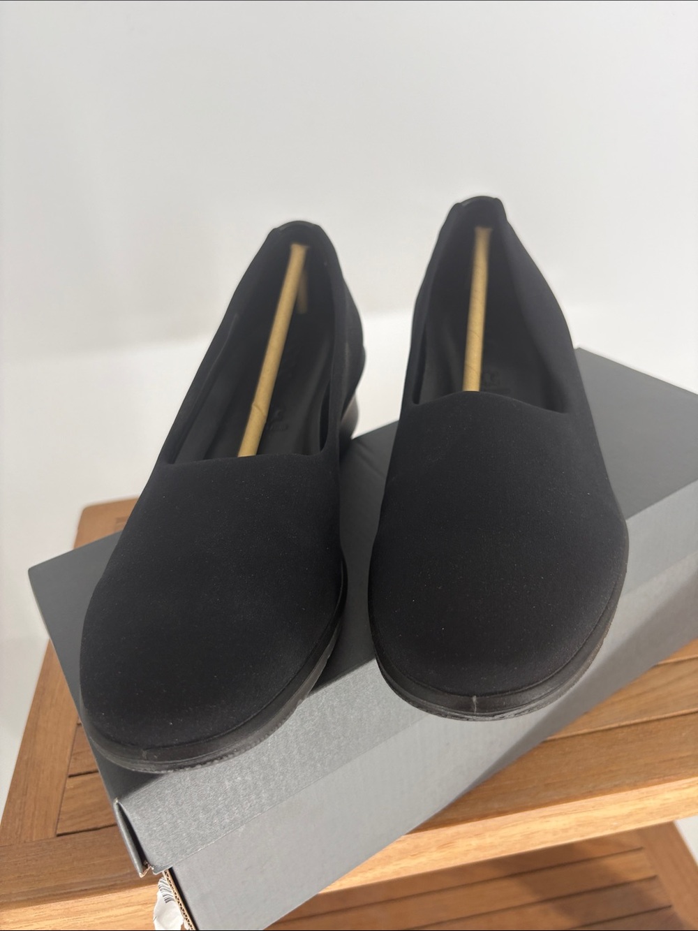 New ECCO FELICIA Women's Black Slip-On Comfort Flats SIZE 6-6.5 - Picture 7 of 8